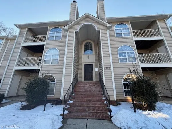 $1,275 | 6706 West Friendly Avenue, Unit 1L, Greensboro, NC 27410