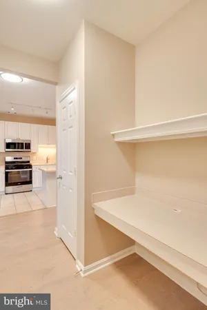 $2,700 | 9480 Virginia Center Boulevard, Unit 308, Vienna, VA 22181
