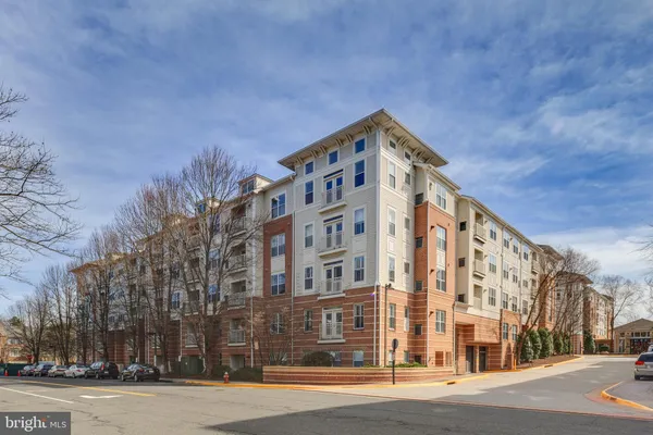 $2,700 | 9480 Virginia Center Boulevard, Unit 308, Vienna, VA 22181