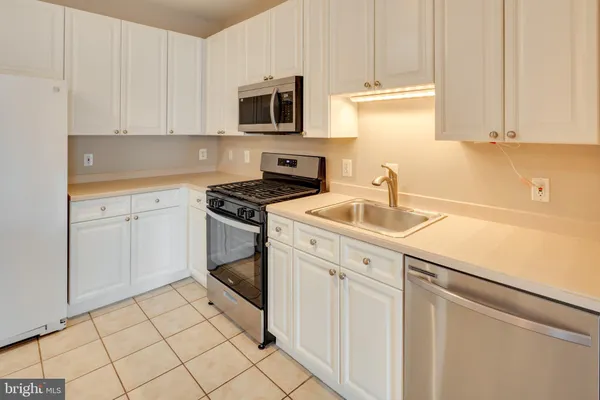 $2,700 | 9480 Virginia Center Boulevard, Unit 308, Vienna, VA 22181