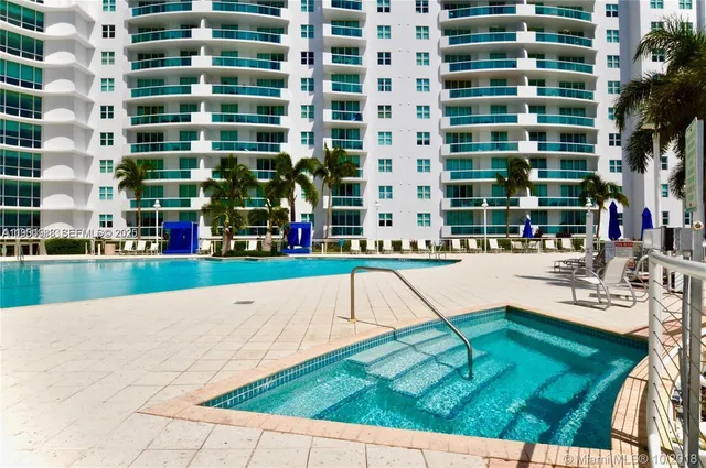 $2,950 | 7900 Harbor Island Drive, Unit 622, North Bay Village, FL 33141