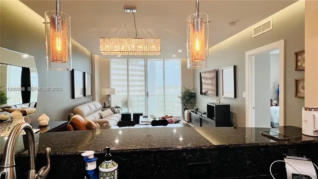 $2,950 | 7900 Harbor Island Drive, Unit 622, North Bay Village, FL 33141