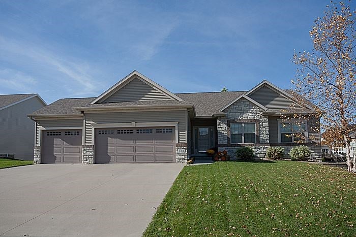 2350 Newcastle Road Marion, IA 52302 - Photo 1 of 25 Gallery Image 1