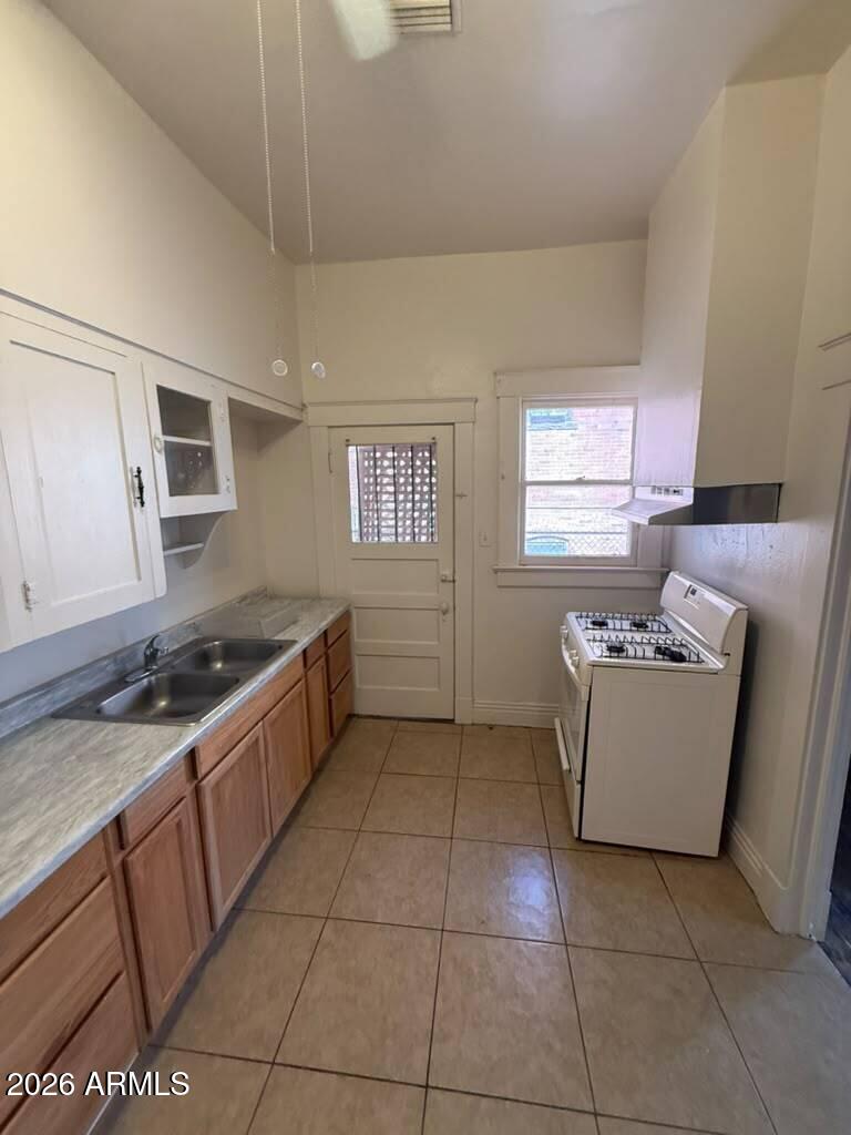 718 11th Street Douglas, AZ 85607 - Photo 6 of 19 WhatsApp Image 2026-07-06 at 4.19.14 PM