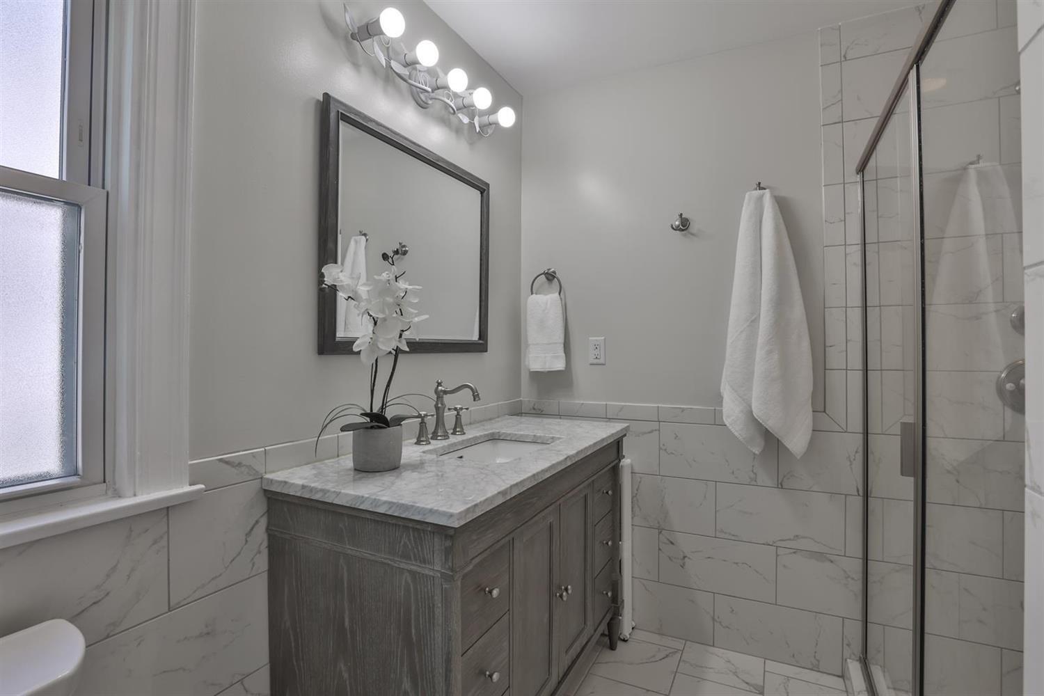 6908 Thorndike Road Mariemont, OH 45227 - Photo 19 of 33