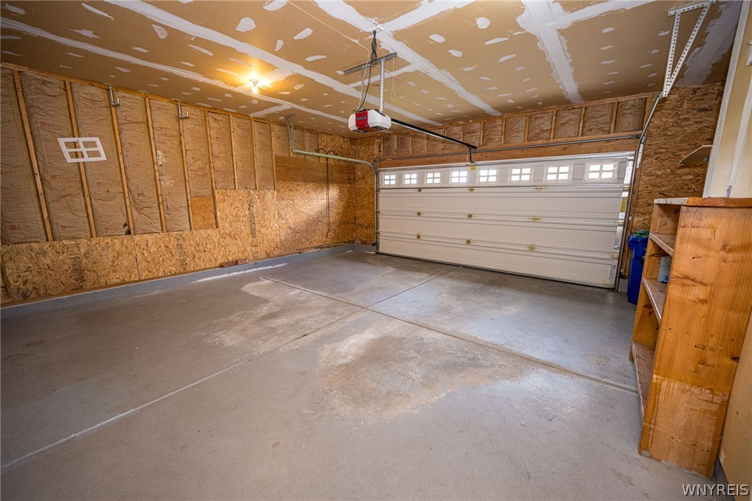 5 Alexander Parkway Pendleton, NY 14120 - Photo 37 of 49 Garage