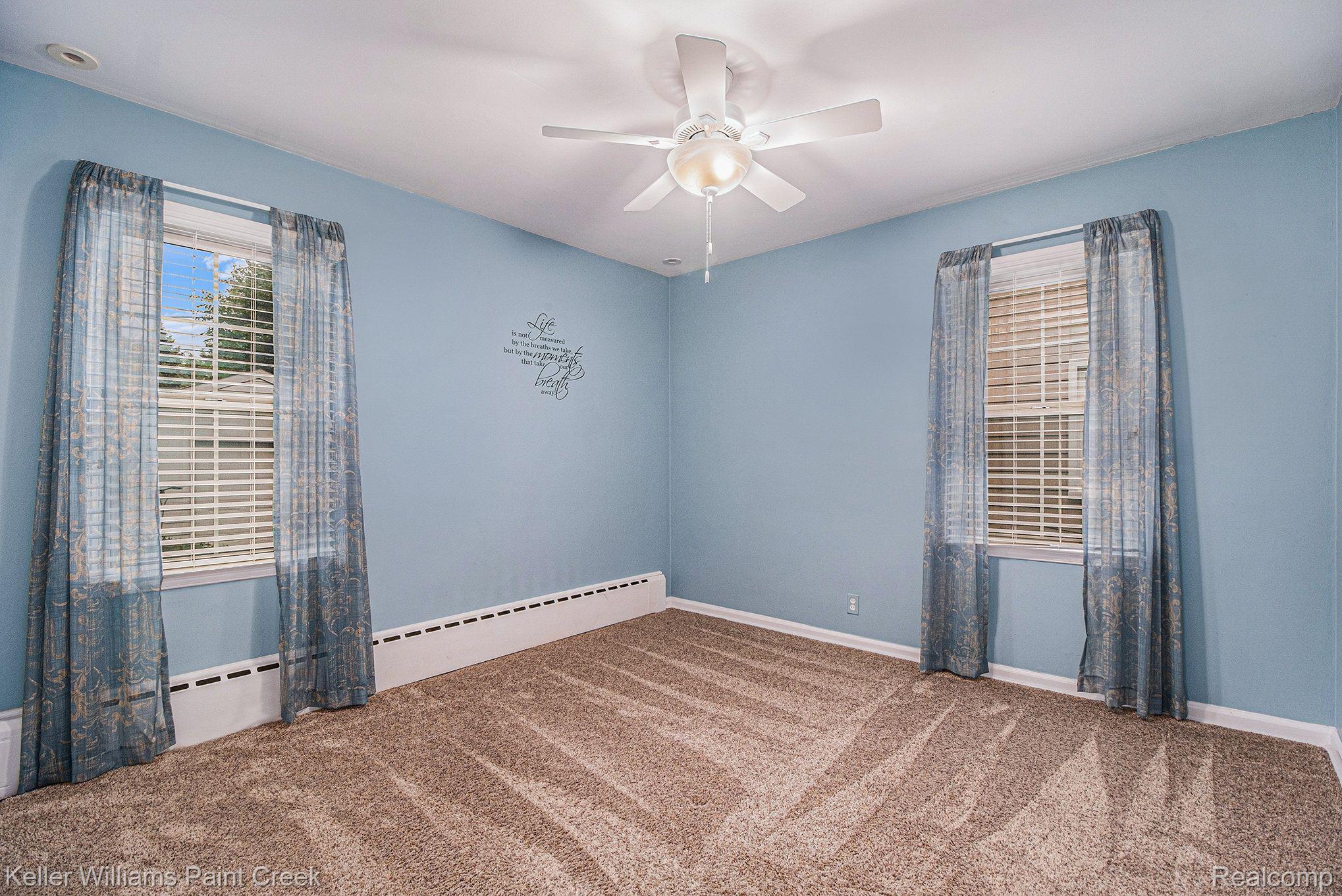 774 Columbia Road Berkley, MI 48072 - Photo 7 of 25 Two beds on the main level with new carpet.