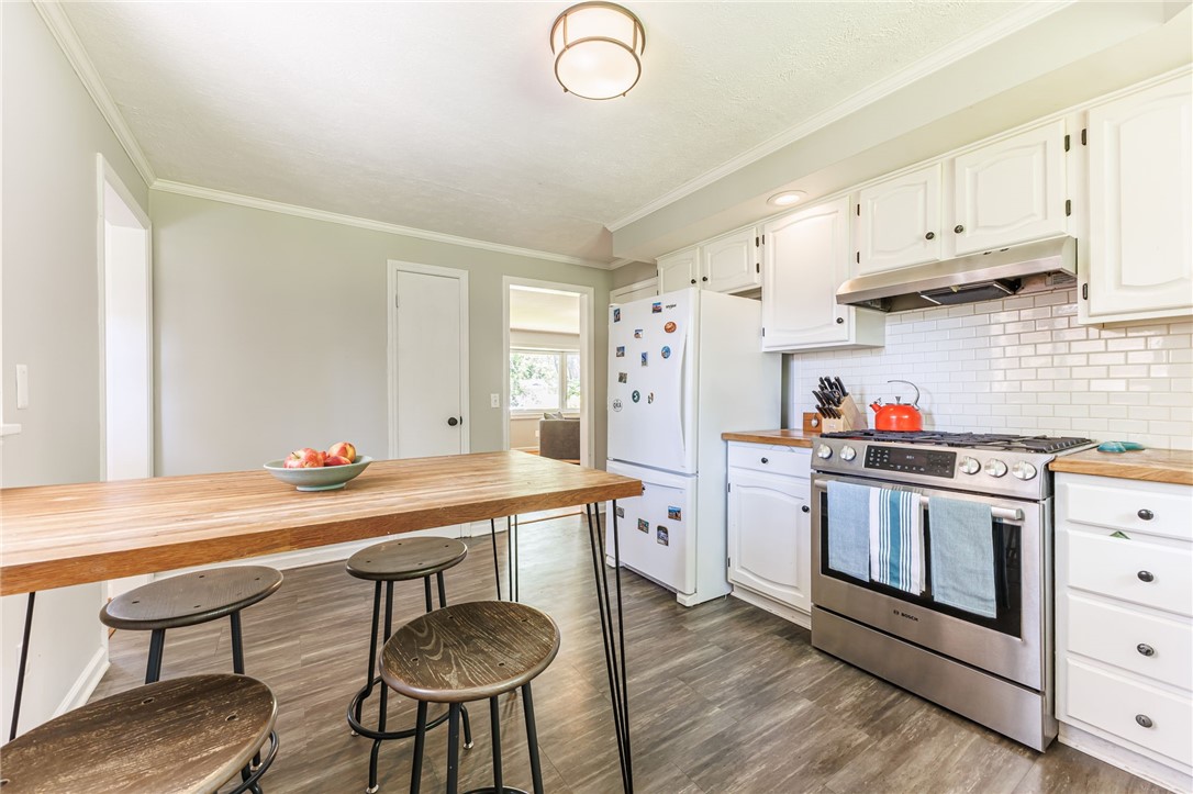 180 Overbrook Road Pittsford, NY 14618 - Photo 13 of 35