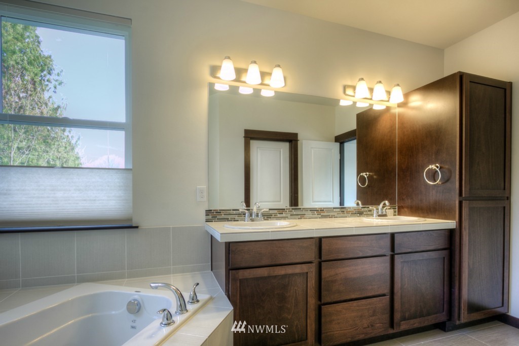 17601 3rd Avenue Southeast, Unit 12 Bothell, WA 98012 - Photo 11 of 11