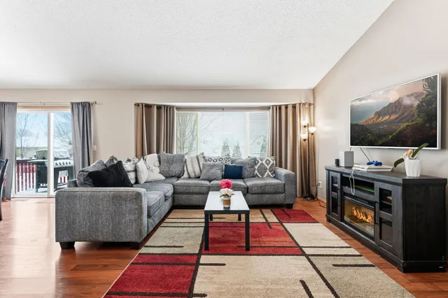 $369,900 | 5447 Kalenda Drive Northeast, Albertville, MN 55301