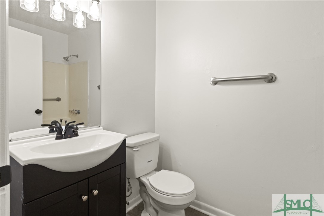 207 Tunnel Road Springfield, GA 31329 - Photo 12 of 19 Bathroom 1