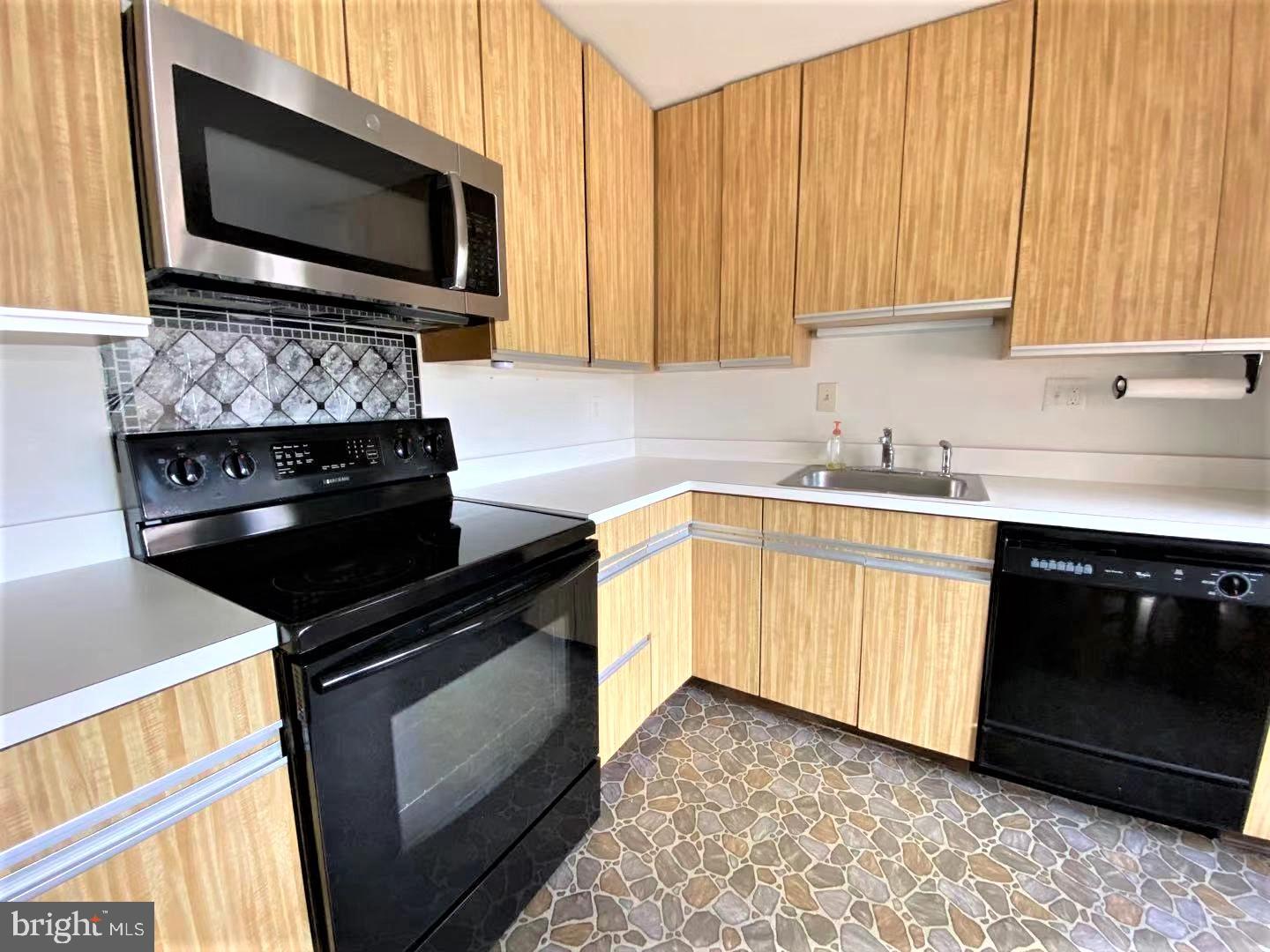 34 Rittenhouse Court, Unit 196 Chesterbrook, PA 19087 - Photo 17 of 30