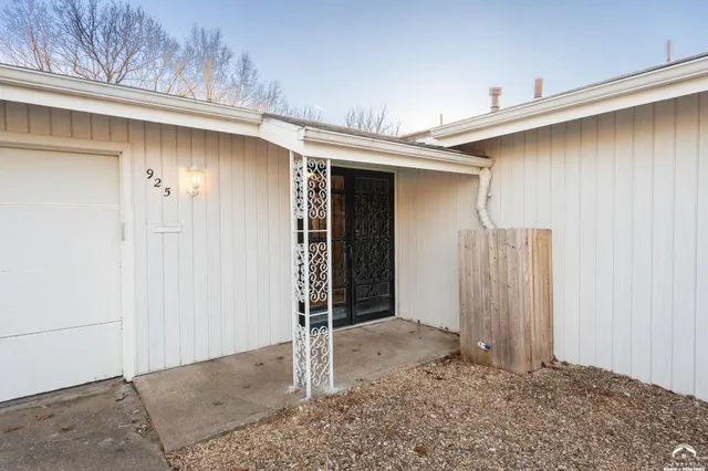 $314,750 | 925 West 27th Terrace, Lawrence, KS 66046