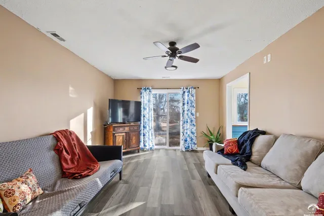 $314,750 | 925 West 27th Terrace, Lawrence, KS 66046