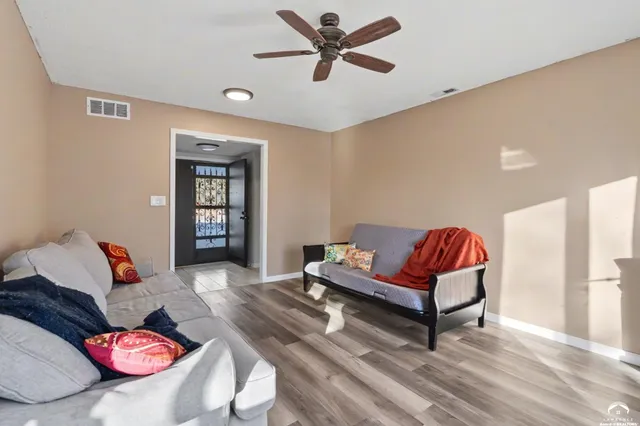 $314,750 | 925 West 27th Terrace, Lawrence, KS 66046