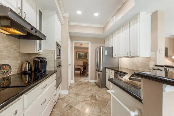 $3,200 | 457 Mariners Drive, Kemah, TX 77565