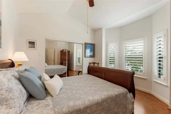 $3,200 | 457 Mariners Drive, Kemah, TX 77565