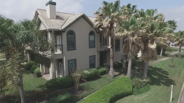$3,200 | 457 Mariners Drive, Kemah, TX 77565