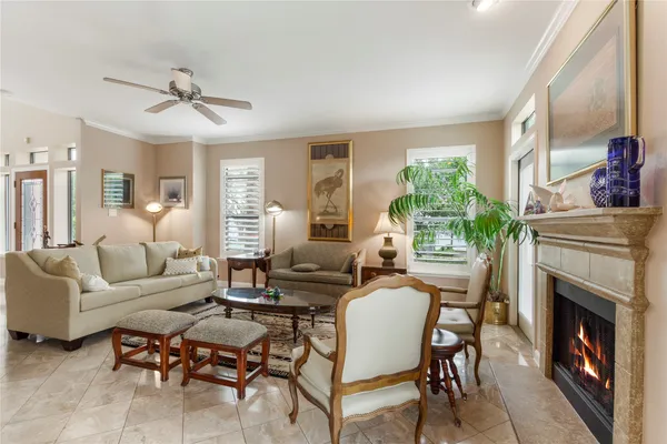 $3,200 | 457 Mariners Drive, Kemah, TX 77565