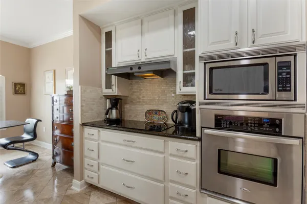 $3,200 | 457 Mariners Drive, Kemah, TX 77565