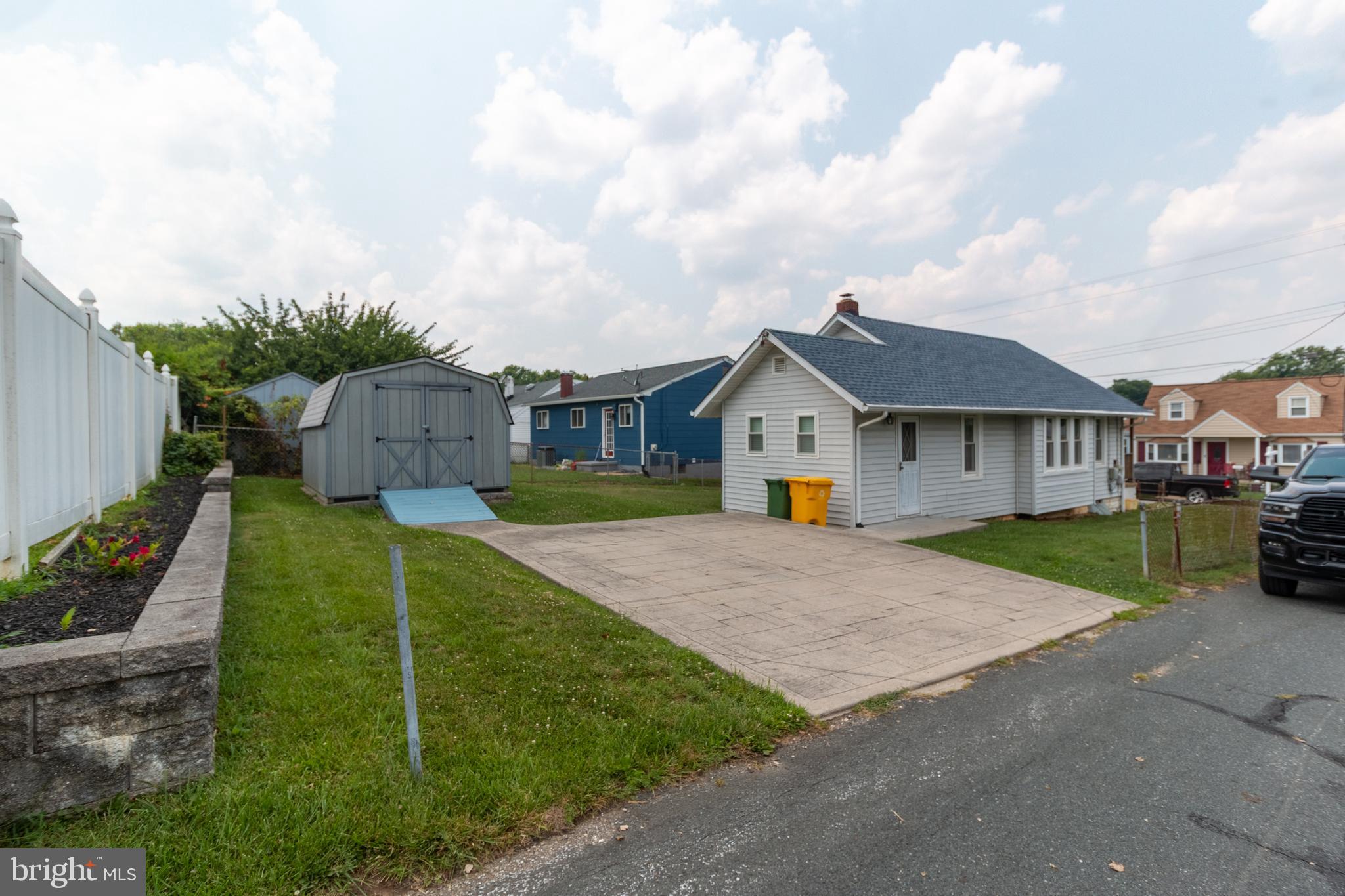 301 Cresswell Road Baltimore, MD 21225 - Photo 8 of 46 Back