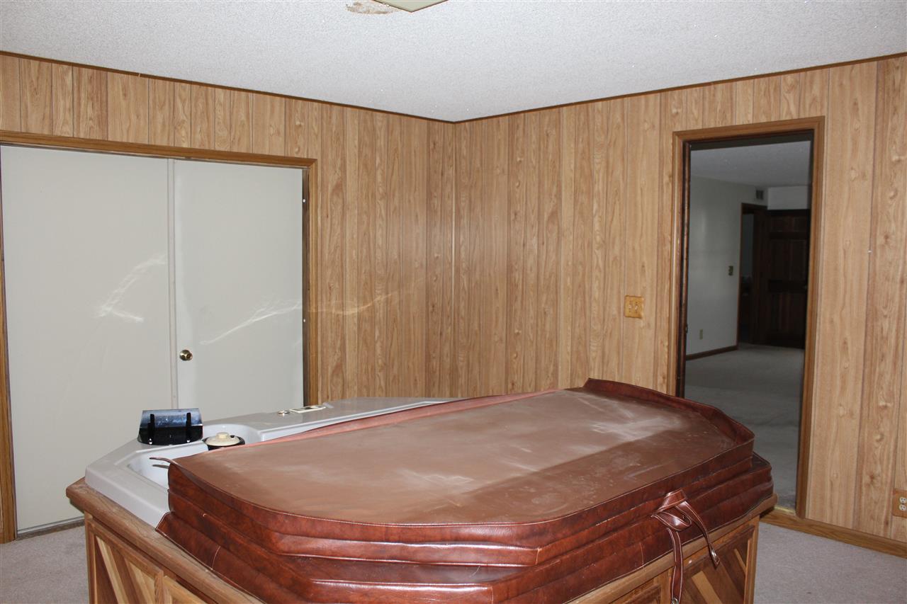 11927 East S County Line Rd Road Decatur, IN 46733 - Photo 18 of 30