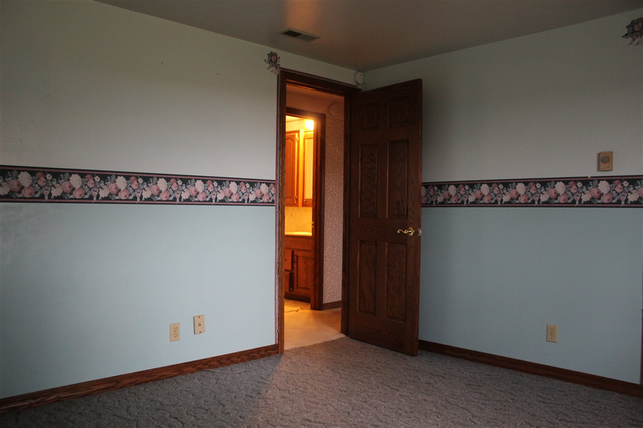 11927 East S County Line Rd Road Decatur, IN 46733 - Photo 21 of 30