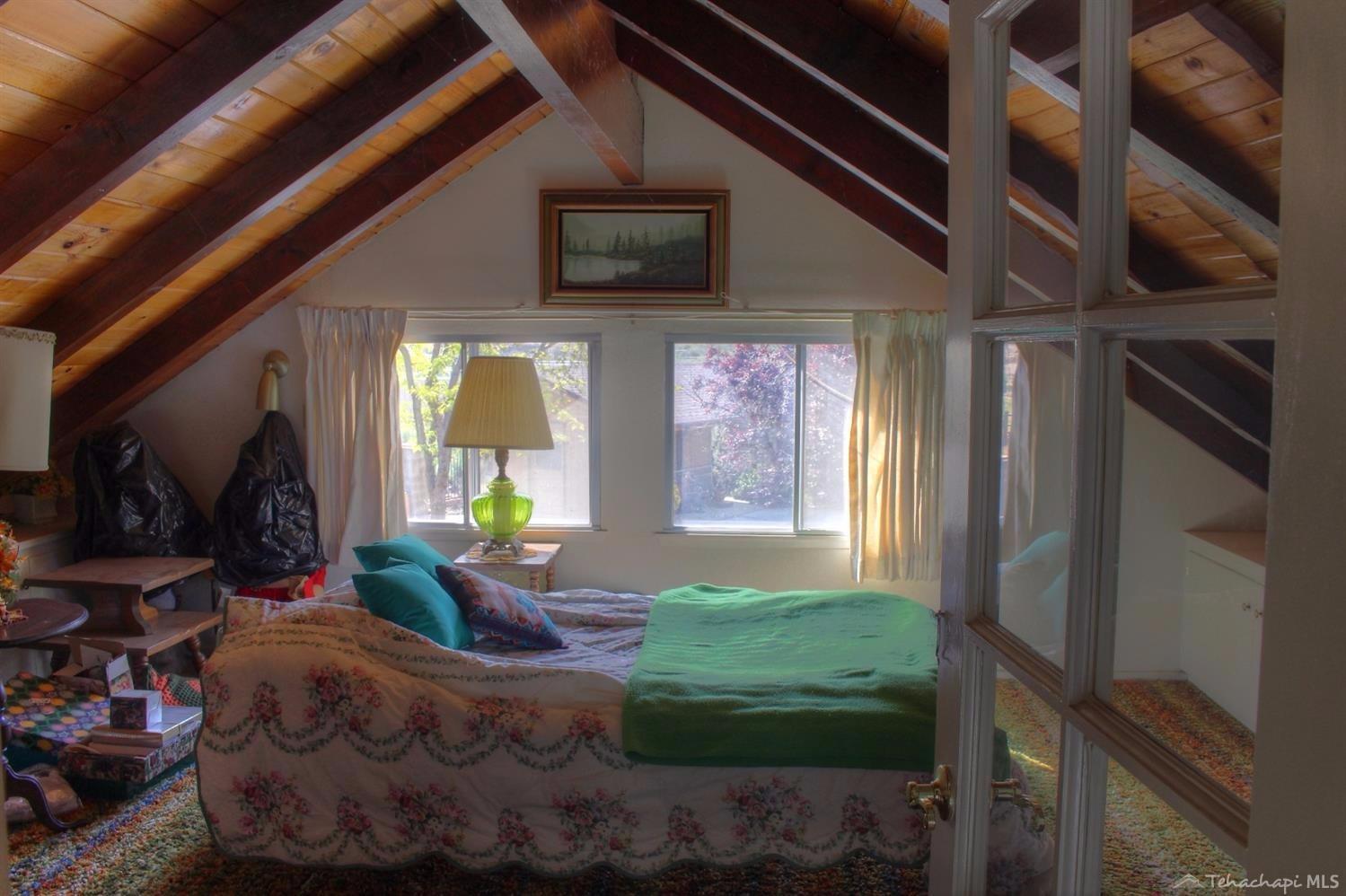 27350 Cumberland Road Tehachapi, CA 93561 - Photo 25 of 57 Loft room above family room