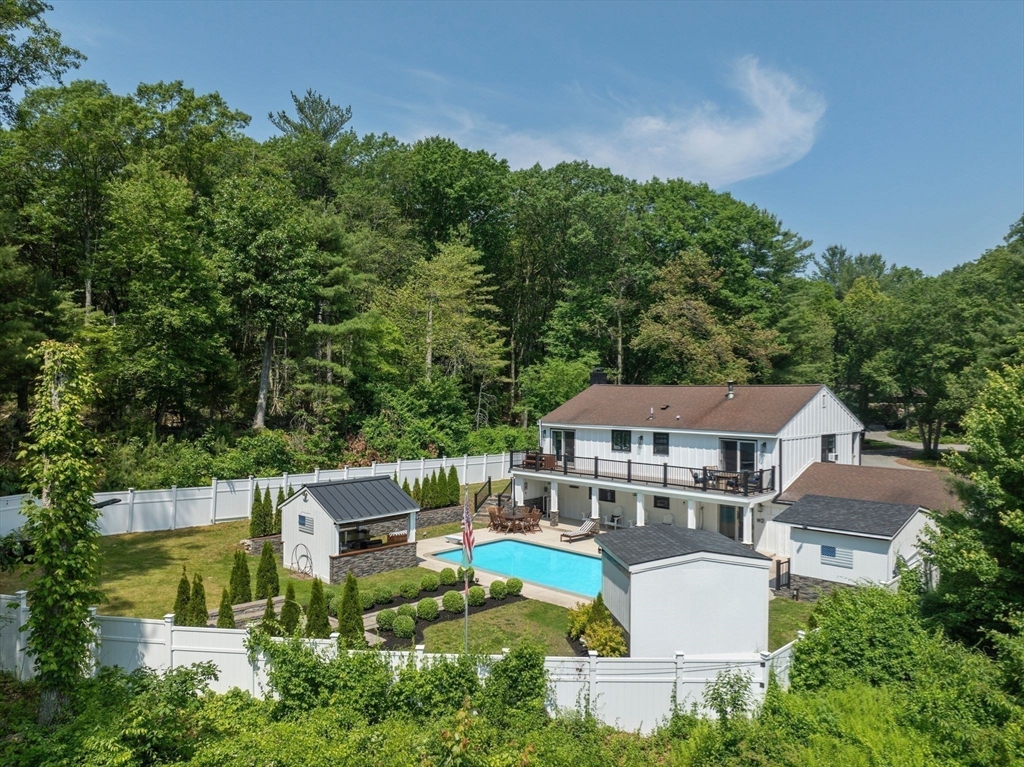 7 Wagon Wheel Road Andover, MA 01810 - Photo 4 of 42 Gallery Image 4