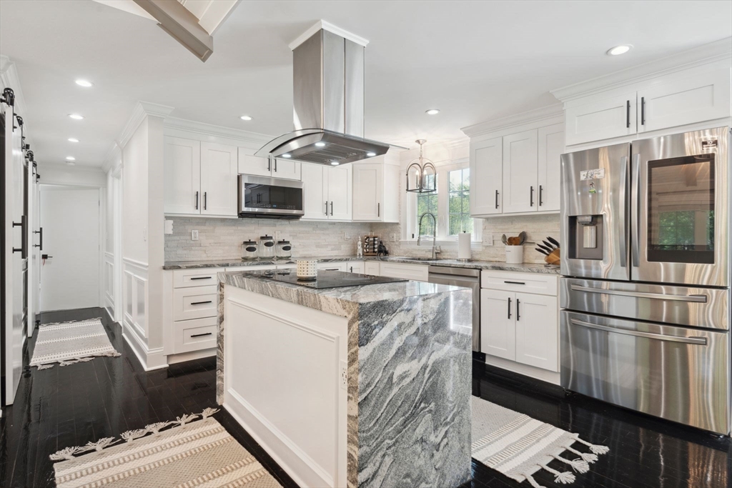 7 Wagon Wheel Road Andover, MA 01810 - Photo 5 of 42 Gallery Image 5