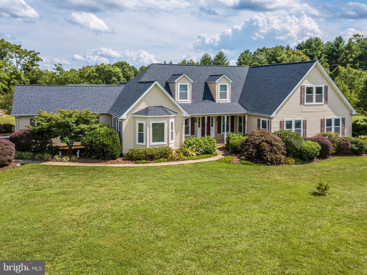 16002 Limestone School Road Leesburg, VA 20176 - Photo 1 of 30 Exterior (Front)
