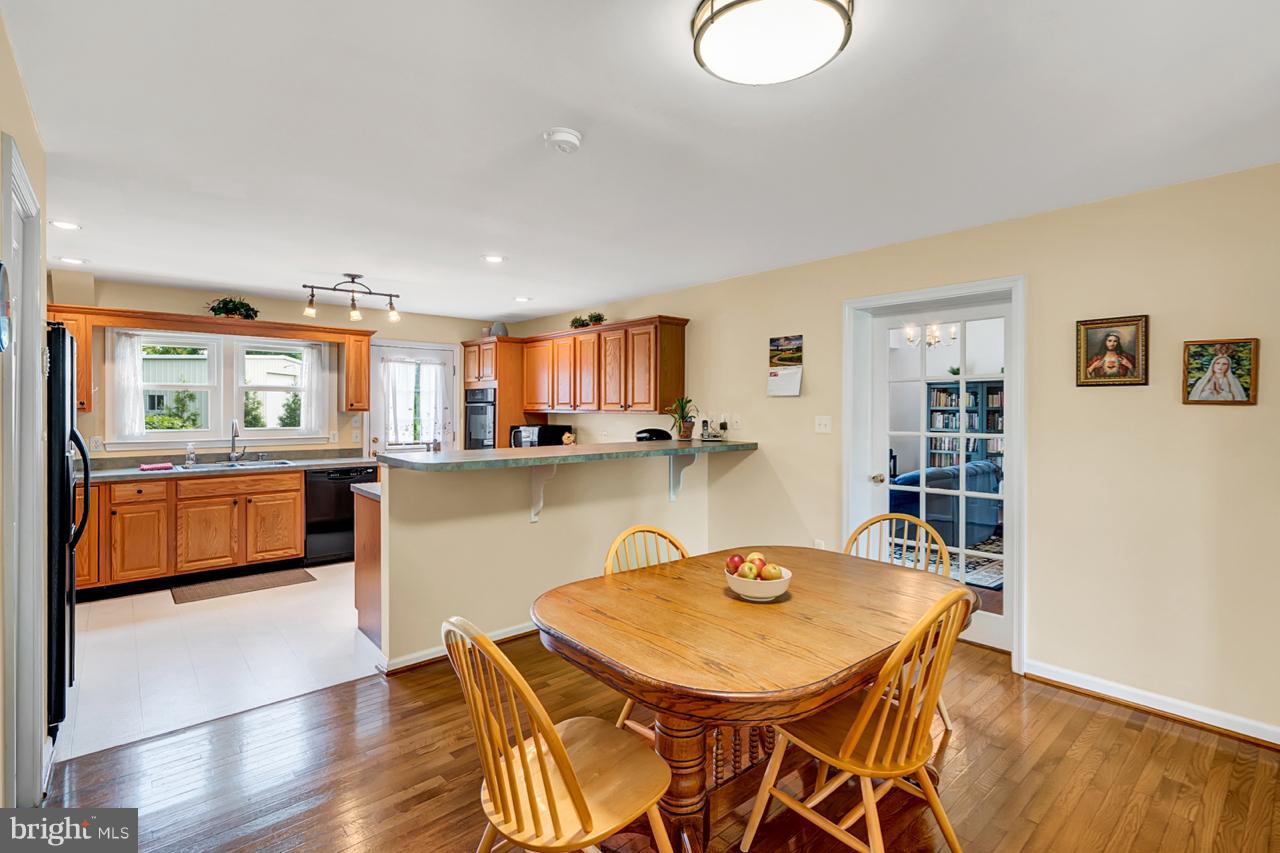 16002 Limestone School Road Leesburg, VA 20176 - Photo 8 of 30 Dining Room
