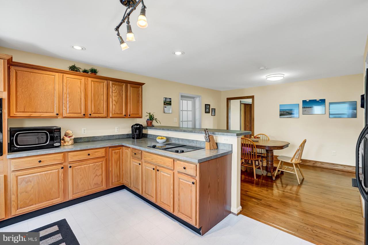 16002 Limestone School Road Leesburg, VA 20176 - Photo 9 of 30 Kitchen