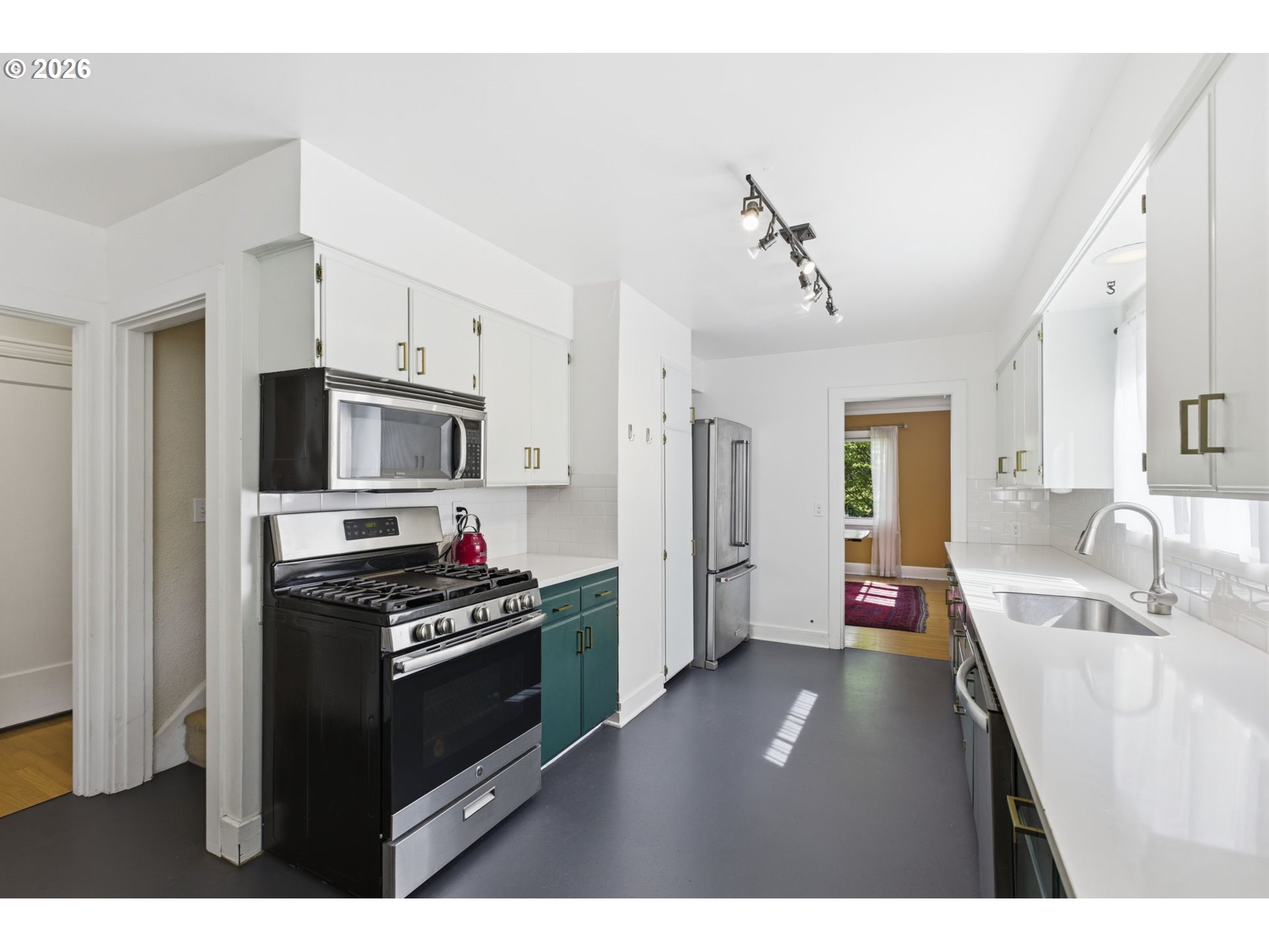 2154 North Webster Street Portland, OR 97217 - Photo 10 of 38