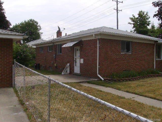 5211 East Thirteen Mile Road Warren, MI 48092 - Photo 15 of 17 PICT2278.JPG