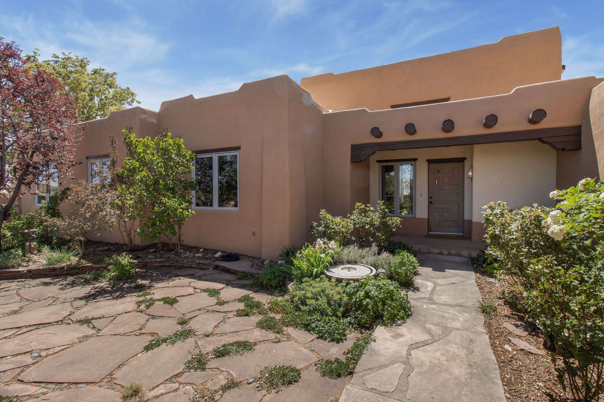 23 Monterey Road Santa Fe, NM 87508 - Photo 17 of 41 Front walkway