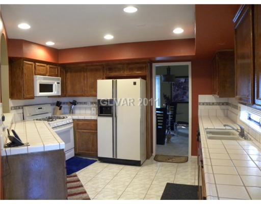 41 Westheimer Road Henderson, NV 89074 - Photo 4 of 16 Kitchen.