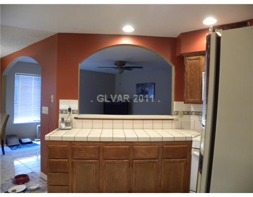41 Westheimer Road Henderson, NV 89074 - Photo 10 of 16 Kitchen.