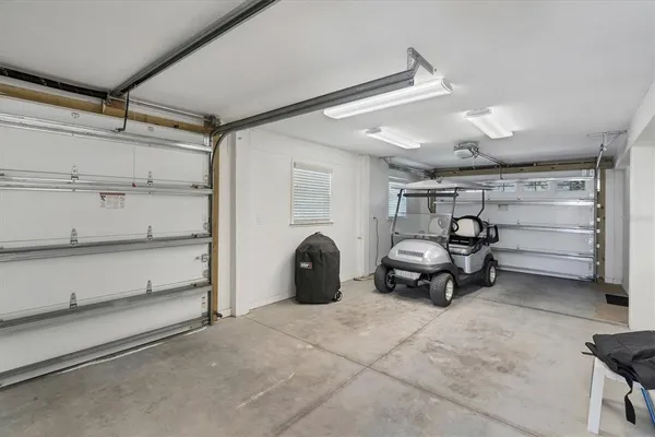 a view of livingroom with furniture