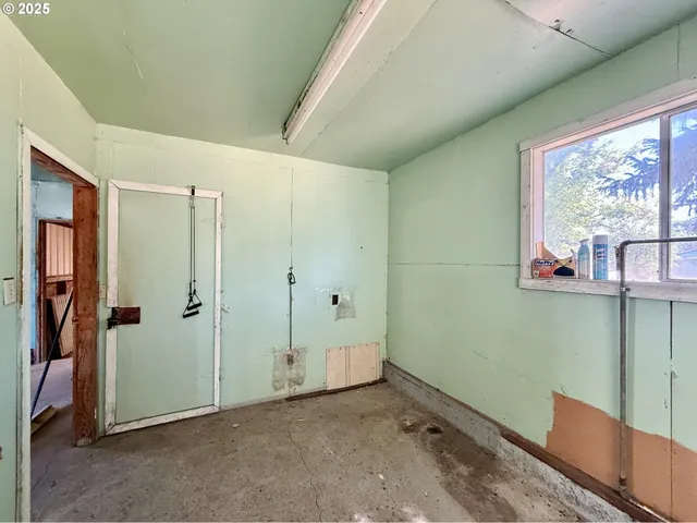 a view of a house with a garage