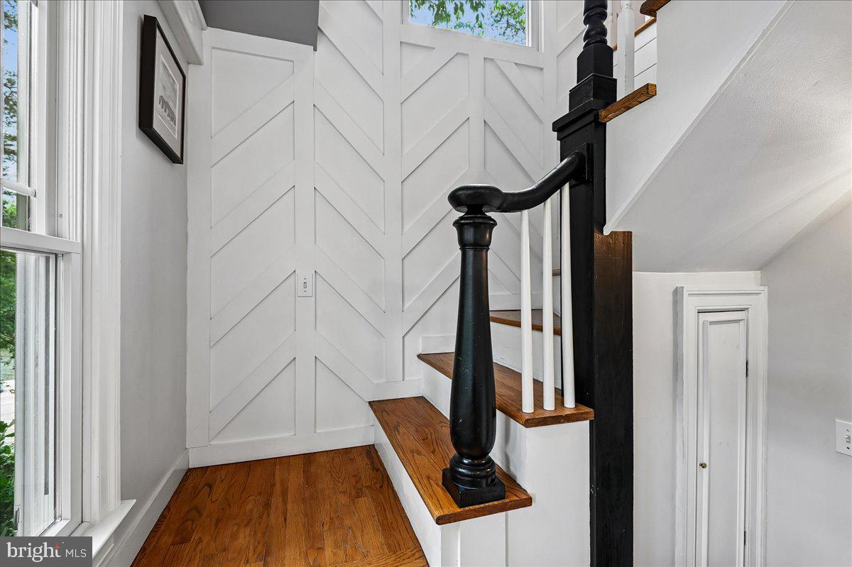 300 Magothy Bridge Road Pasadena, MD 21122 - Photo 45 of 117 Stairway