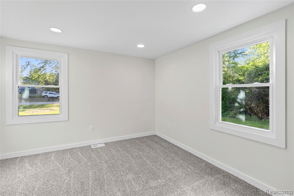 1460 West Silverbell Road Lake Orion, MI 48359 - Photo 41 of 69