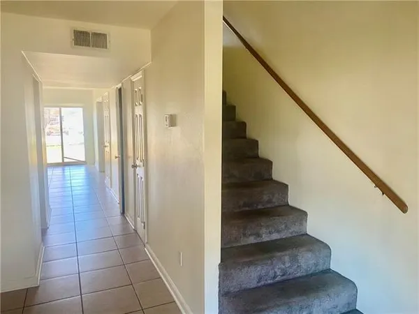 $1,500 | 406 Commerce Street, Gretna, LA 70056