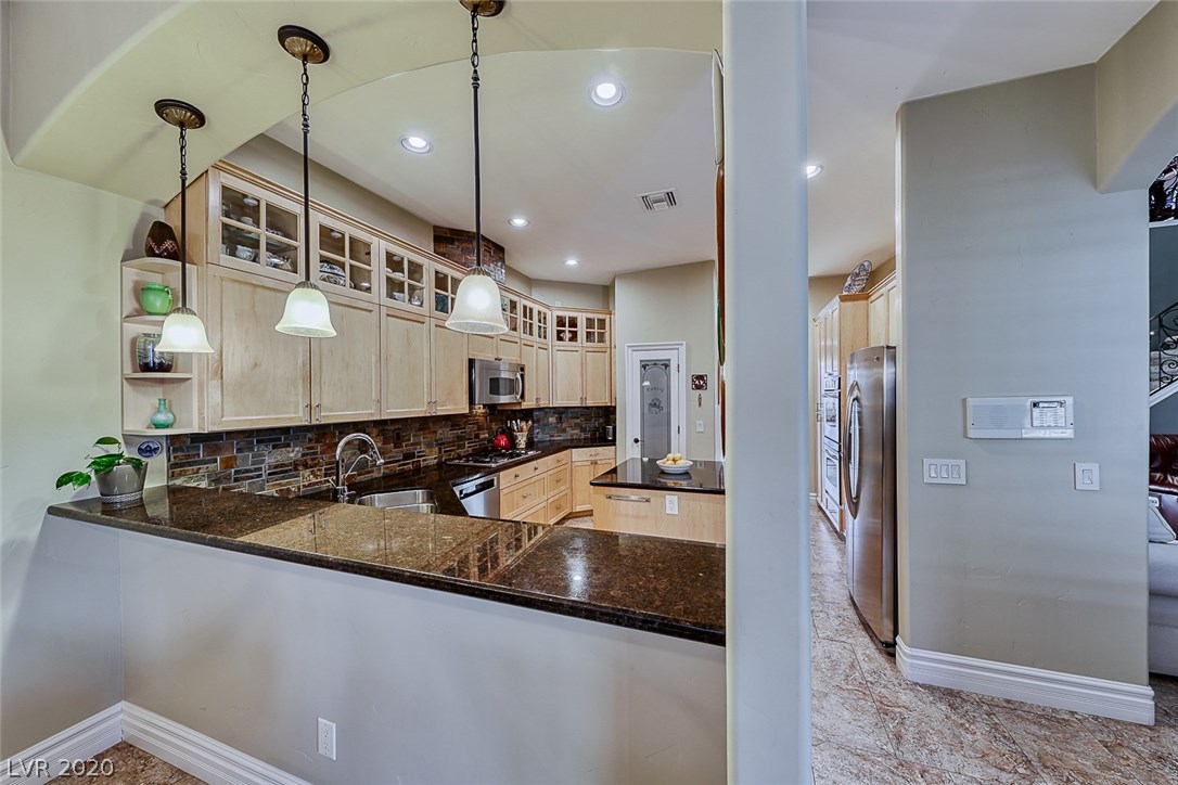 907 Rhyolite Terrace Henderson, NV 89011 - Photo 11 of 46 Gallery Image 11