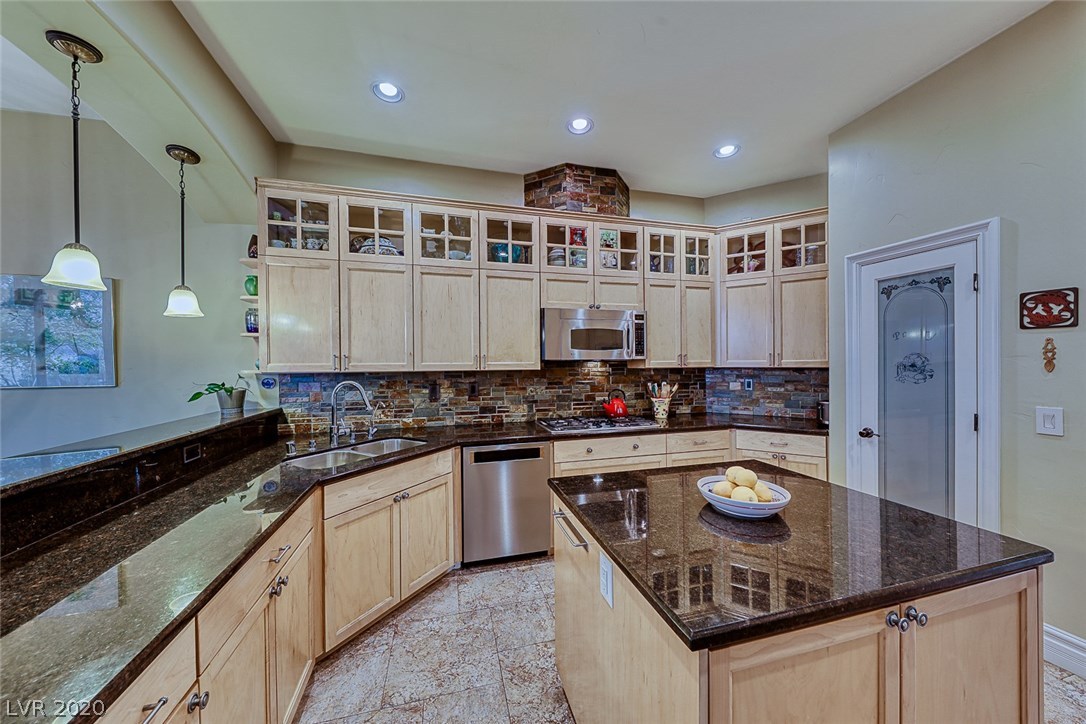 907 Rhyolite Terrace Henderson, NV 89011 - Photo 12 of 46 Gallery Image 12