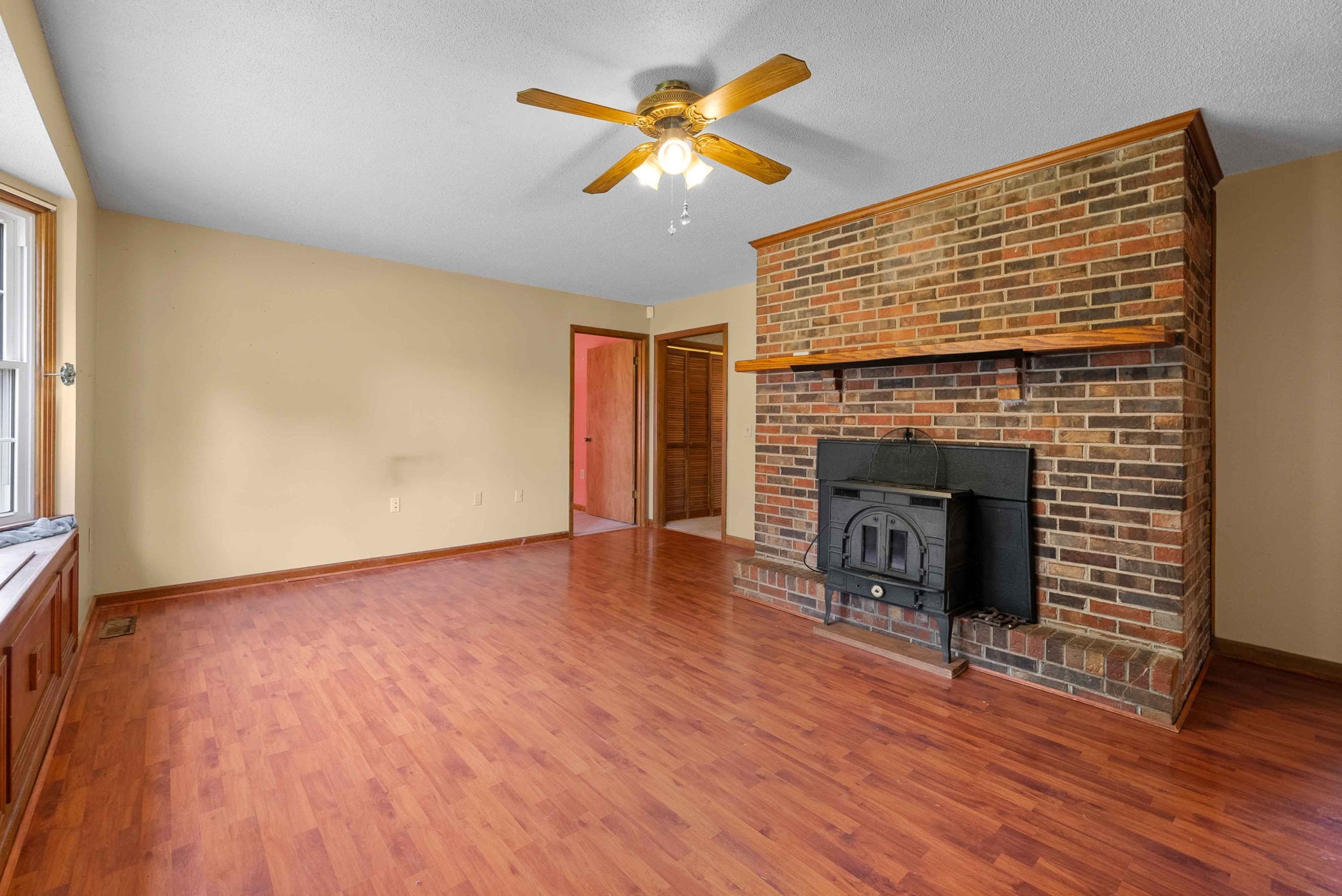 1325 Sun Valley Road Clarksville, TN 37040 - Photo 2 of 25