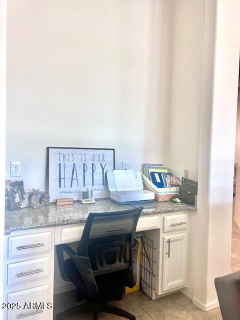 42851 West Mallard Road Maricopa, AZ 85138 - Photo 21 of 45 a kitchen with a stove and a microwave