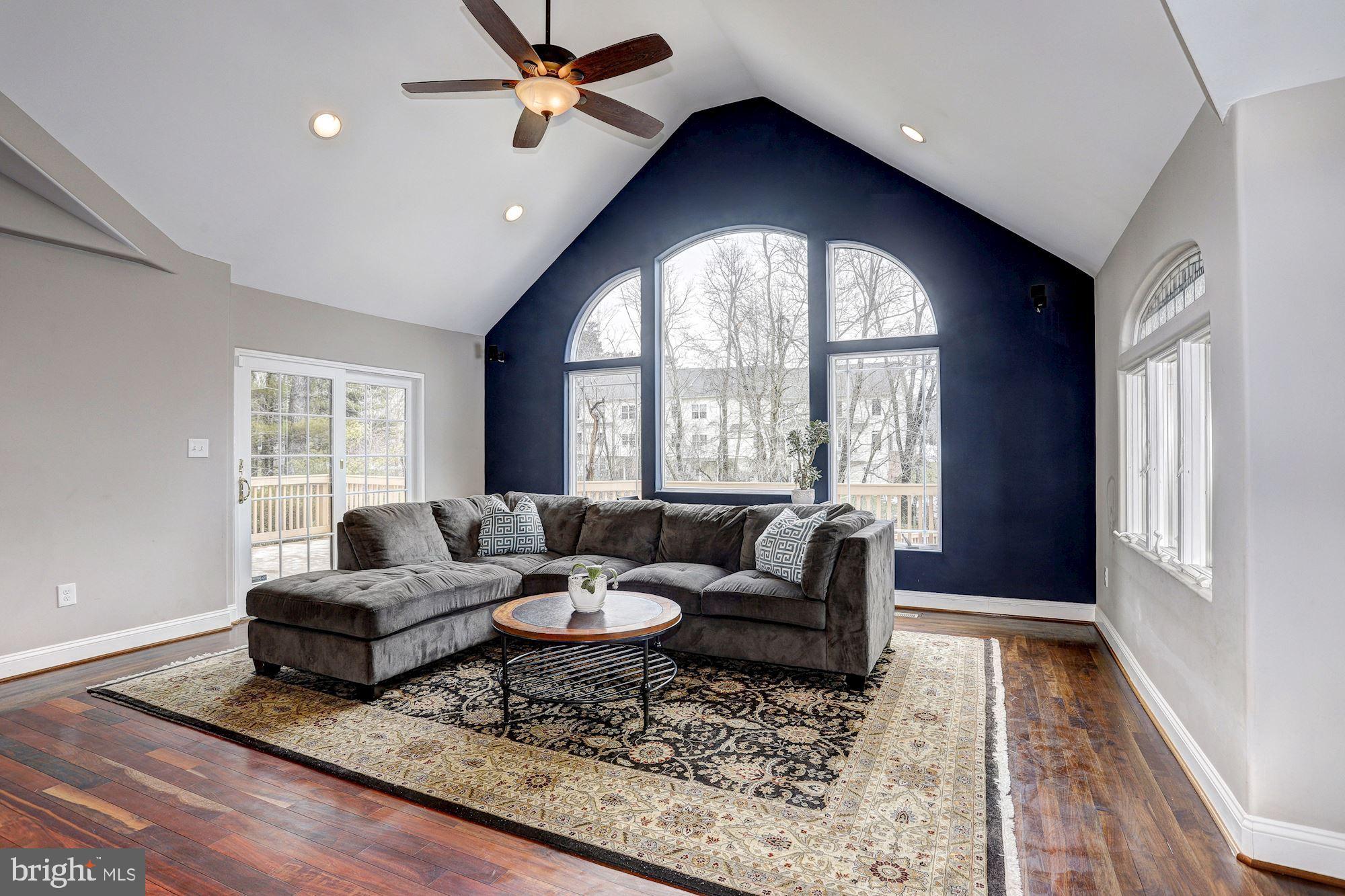 2527 North Farm Road Ellicott City, MD 21042 - Photo 14 of 40 Amazing Family Room