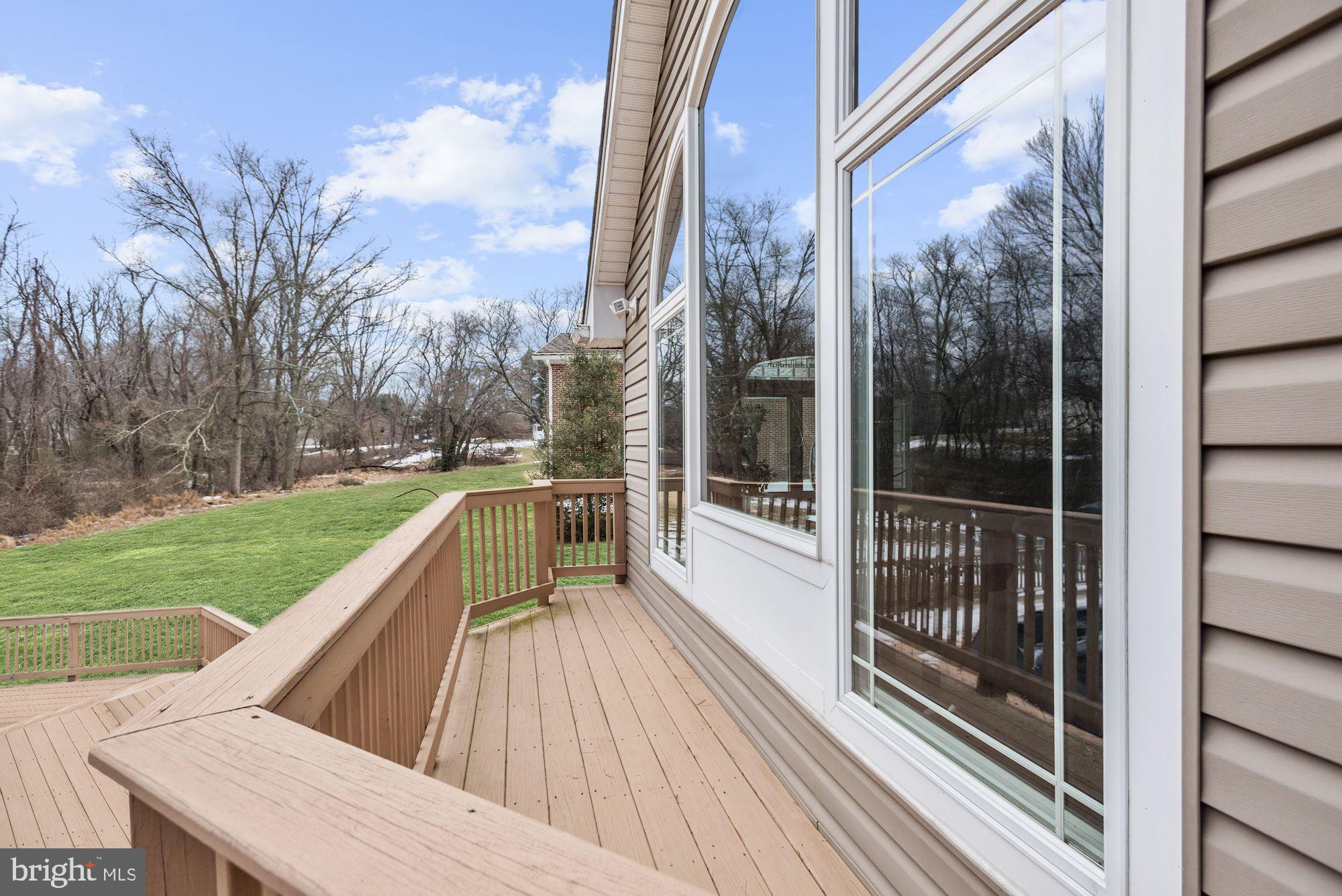 2527 North Farm Road Ellicott City, MD 21042 - Photo 17 of 40 Deck