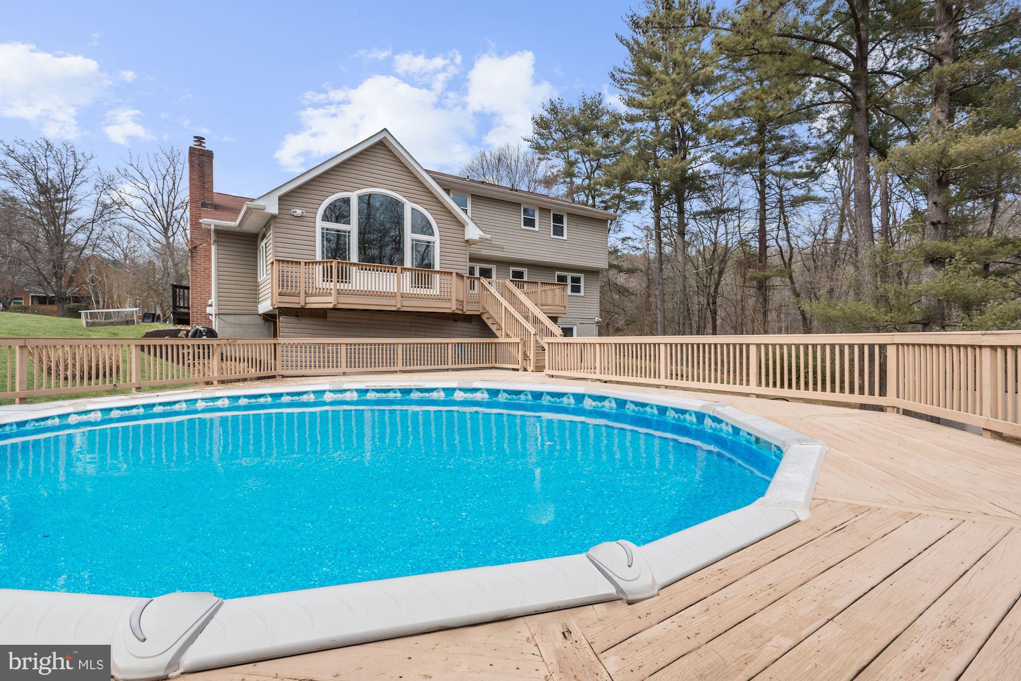 2527 North Farm Road Ellicott City, MD 21042 - Photo 35 of 40 Integrated Pool